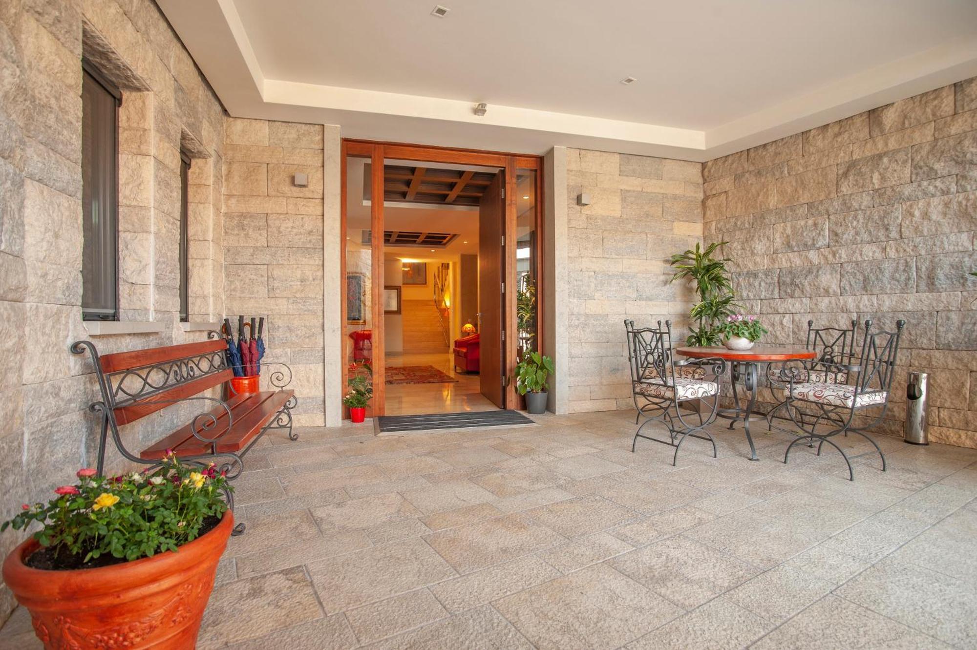 Alexandar Montenegro Luxury & Budva