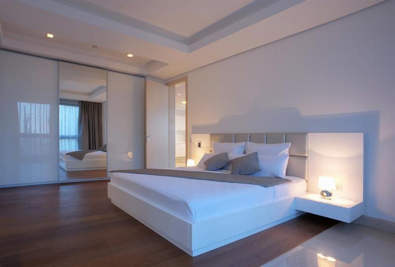 Alexandar Montenegro Luxury & *